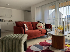 Modern & Elegant Apt w fst WiFi